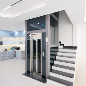 tieu-chuan-kich-thuoc-thang-may-kinh-450kg-va-bang-gia-1