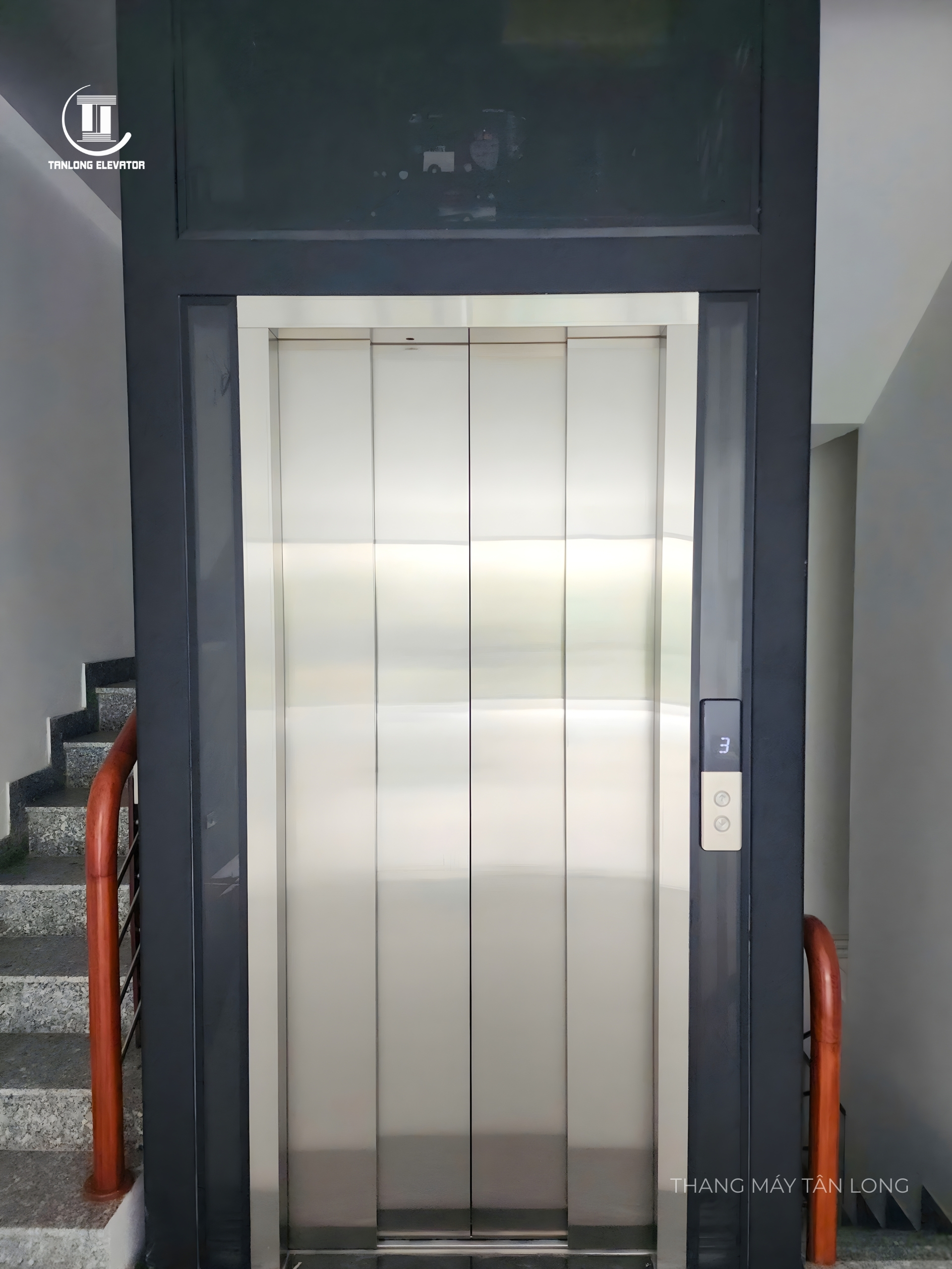 Thang kính đen tại Dương Nội, Hà Đông, Hà Nội