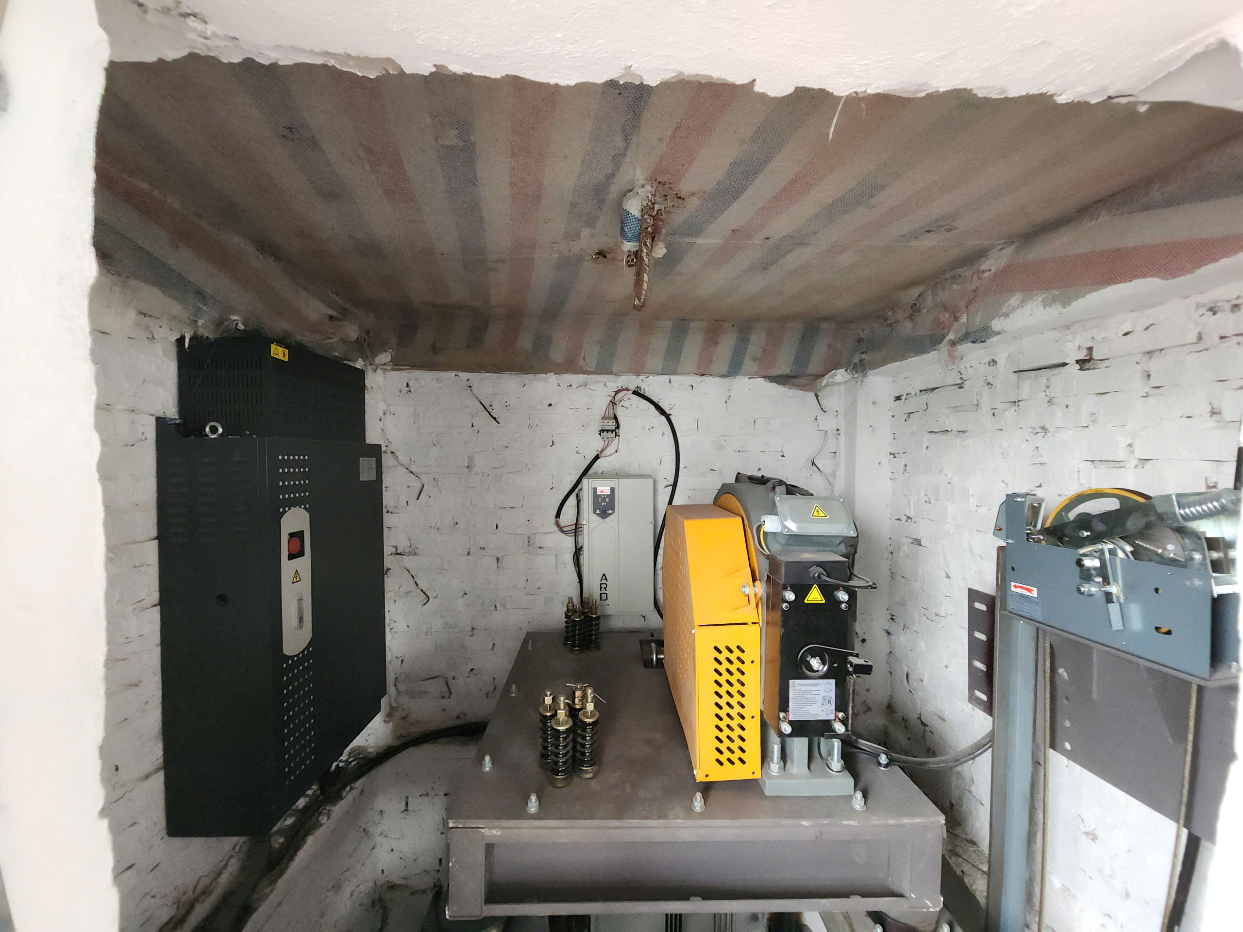 Kinh nghiệm xây phòng máy thang máy: 5 lưu ý cần biết trước khi thi công